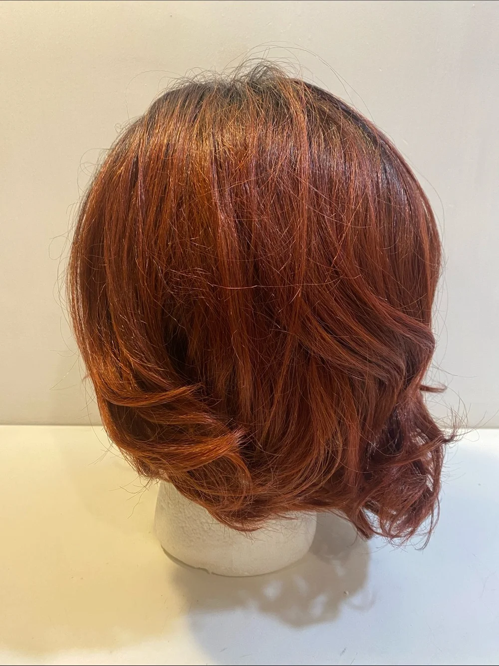 SIS  Ombre Short Layered Women's Wig - Stylish Natural Look